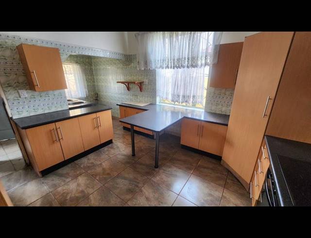 2 BEDROOM HOUSE FOR SALE IN BRAKPAN CENTRAL